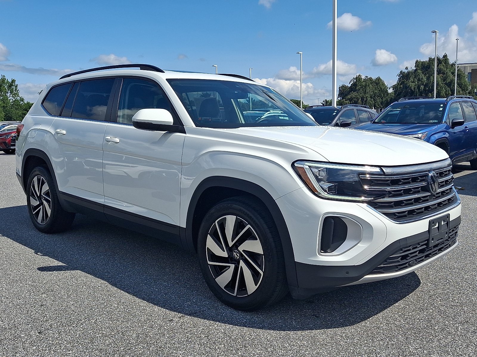 Used 2024 Volkswagen Atlas SE w/ Panoramic Sunroof Package AWD/4WD video 3