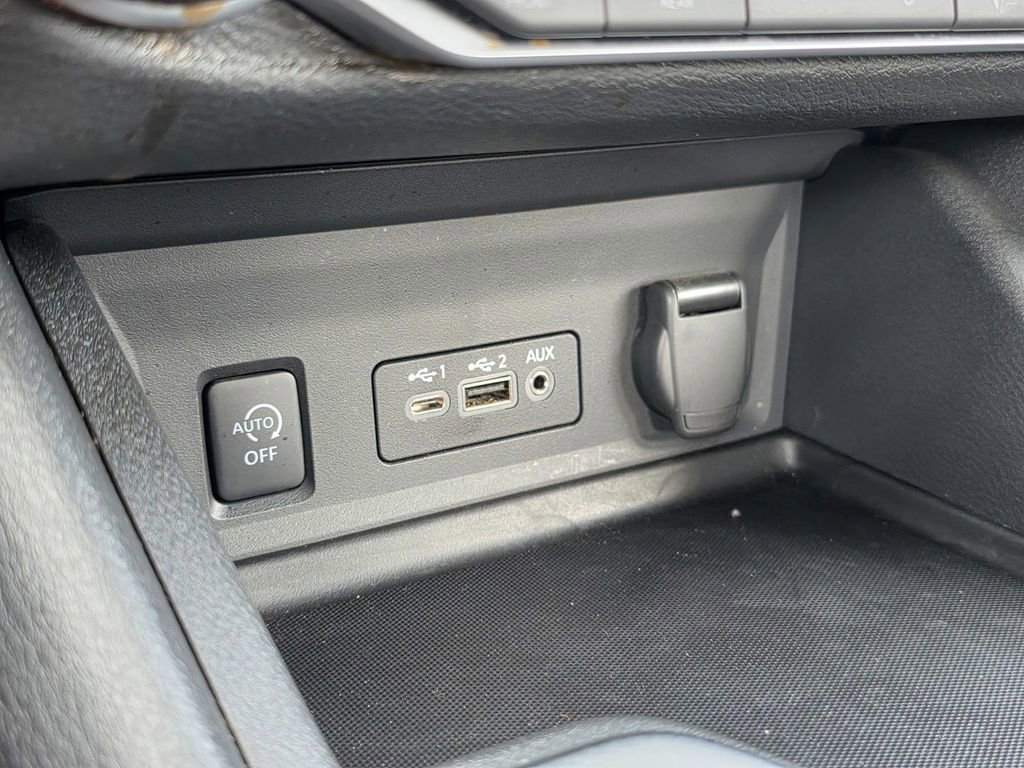Used 2025 Nissan Sentra SV w/ All-Weather Package image 28