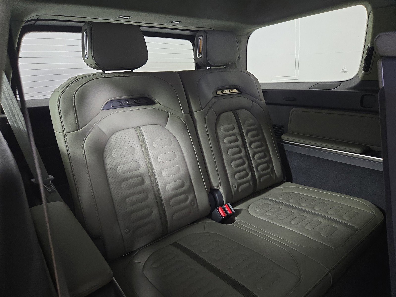 Used 2023 Rivian R1S Adventure AWD/4WD image 25