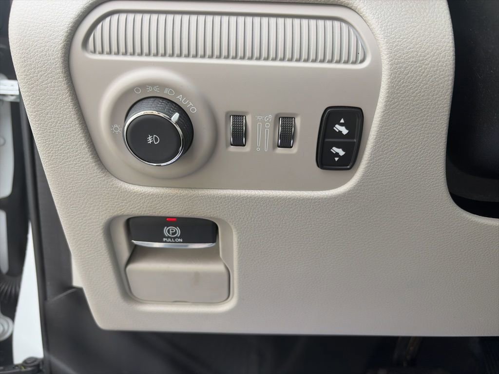 Used 2022 Jeep Wagoneer Series III w/ Premium Group I image 16