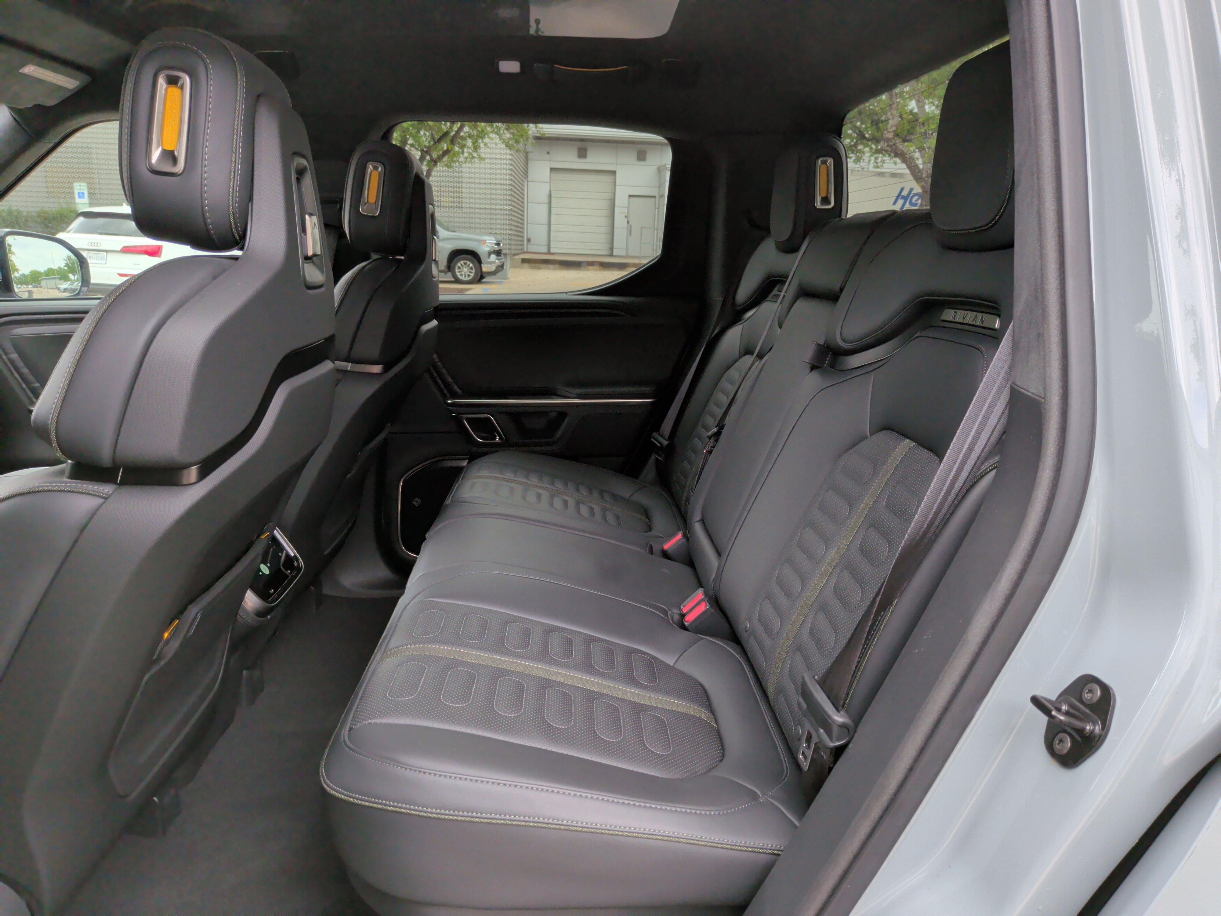 Used 2024 Rivian R1T Adventure image 33