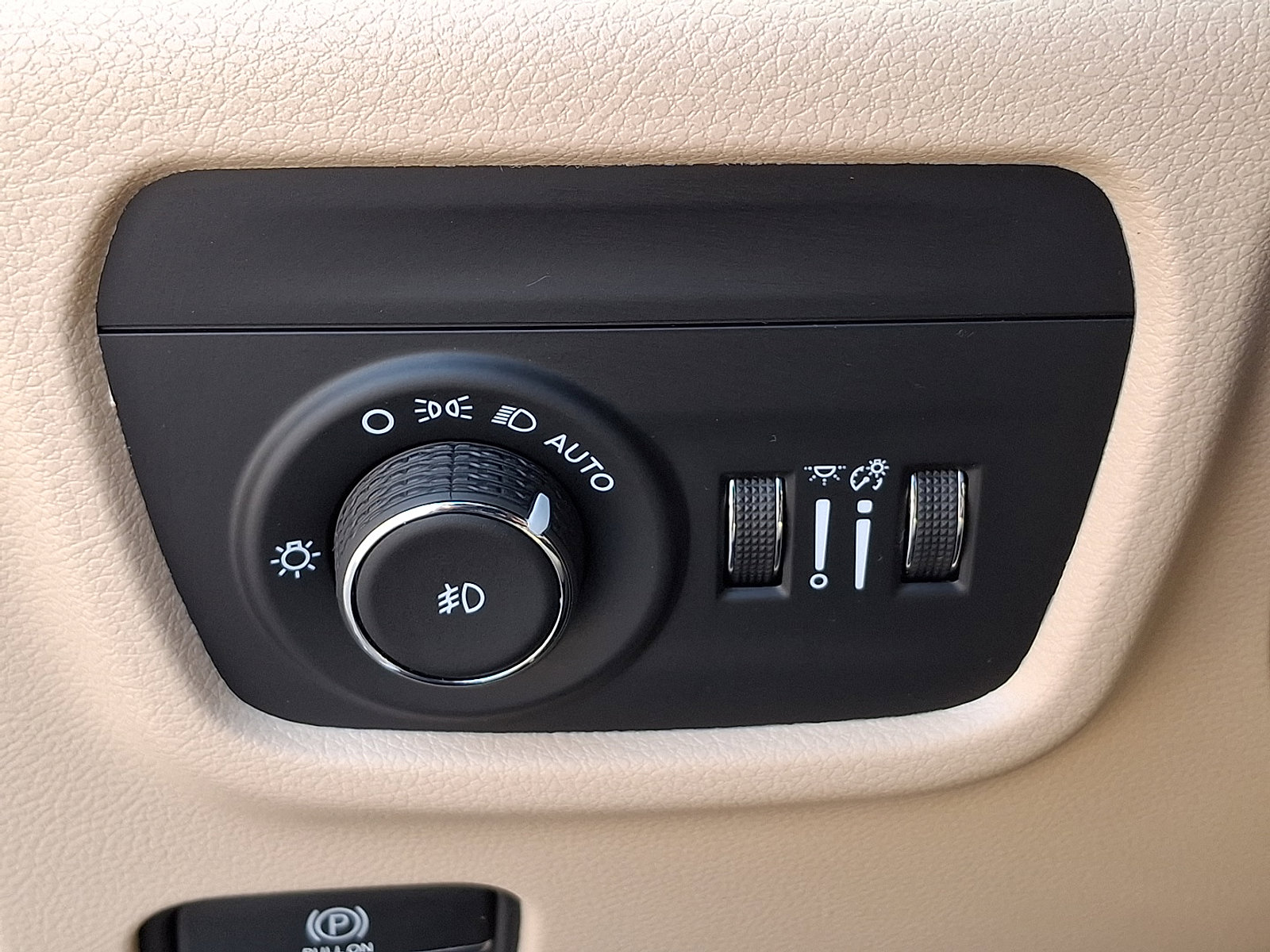 Certified 2025 Jeep Grand Cherokee L Limited w/ Trailer Tow Package image 30