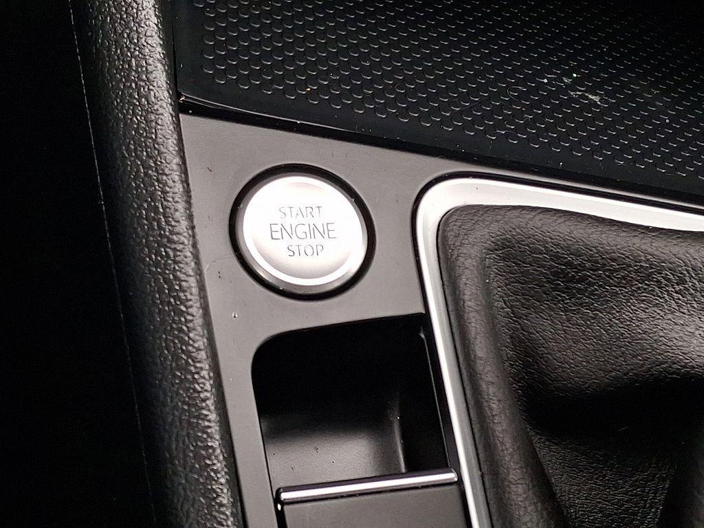 Used 2023 Volkswagen Jetta SE w/ Black Wheel Package image 22