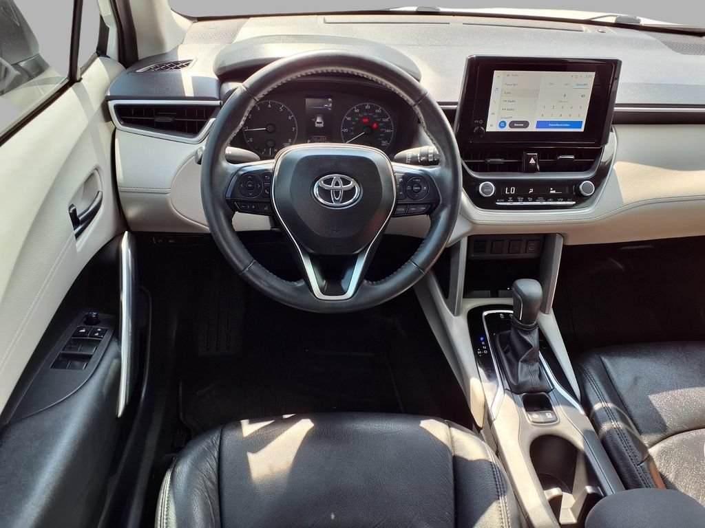 Used 2024 Toyota Corolla Cross LE AWD/4WD image 4
