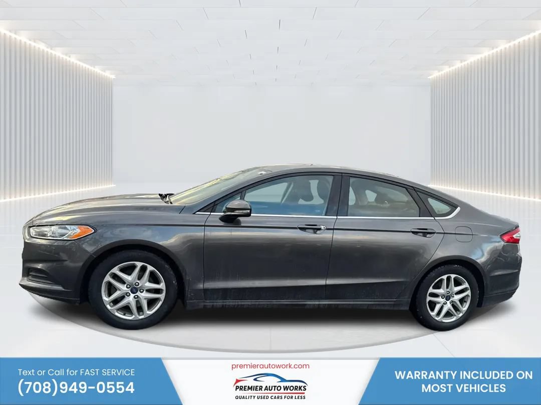 Used 2016 Ford Fusion SE FWD image 9
