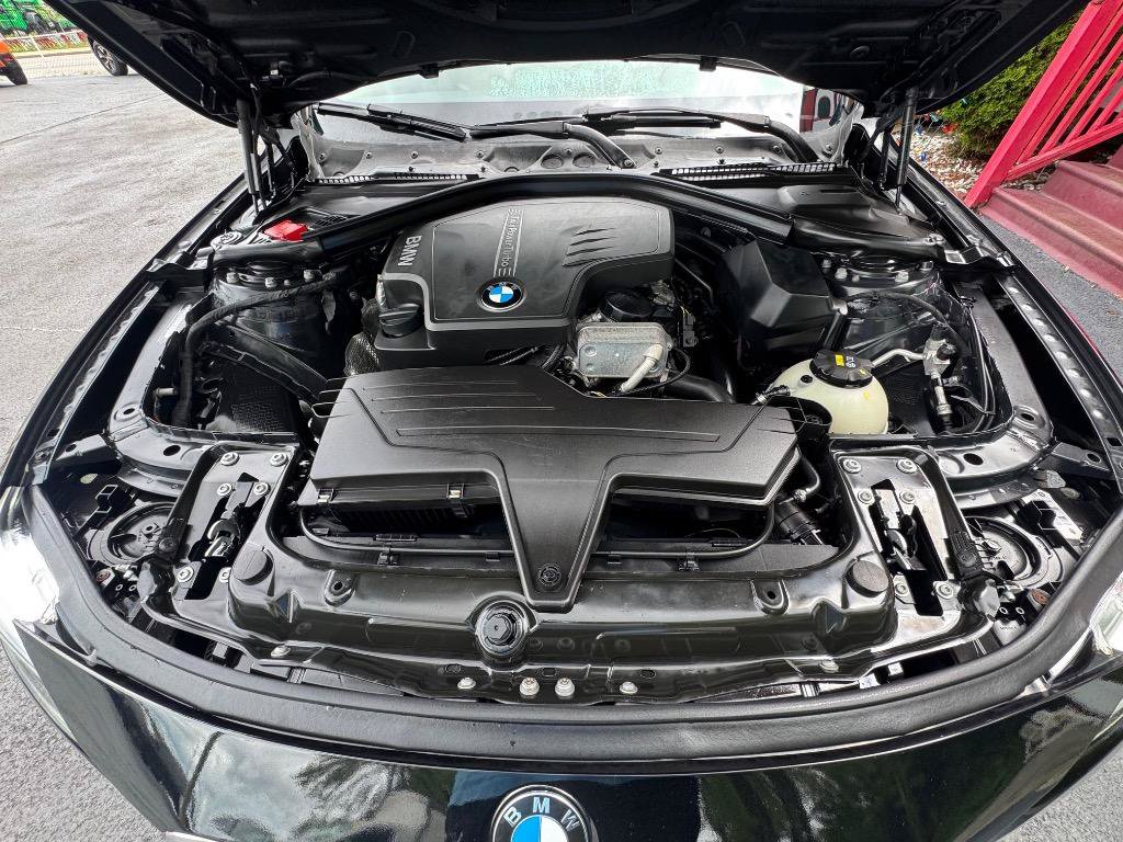 Used 2016 BMW 320i Sedan RWD image 32