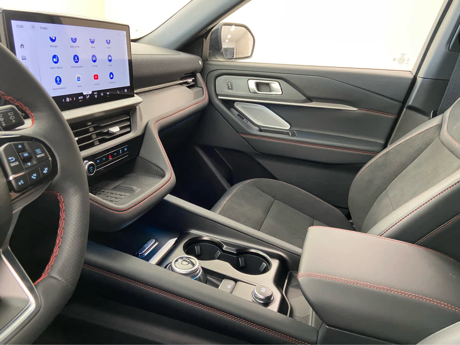 New 2025 Ford Explorer ST image 39