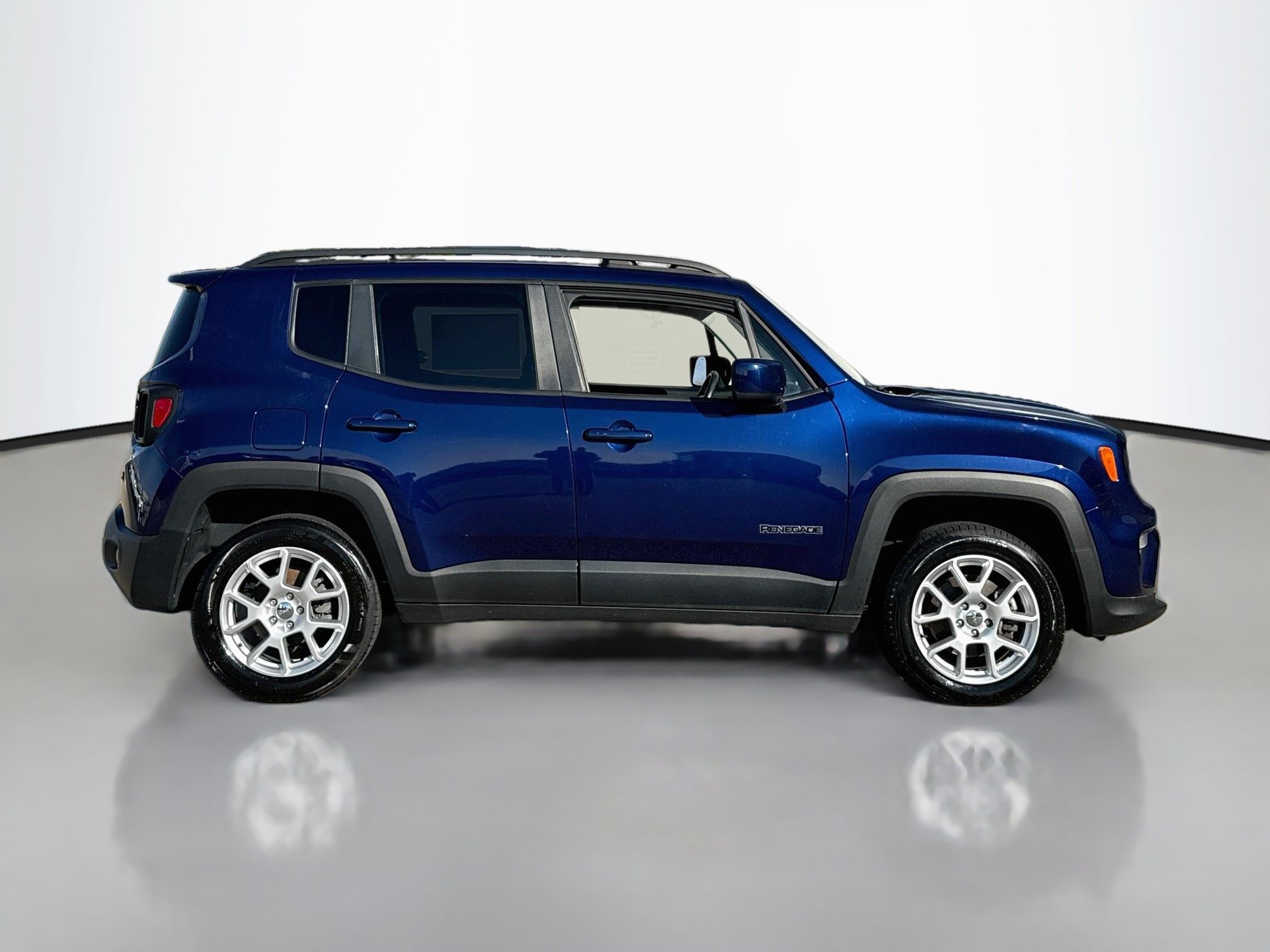 Used 2020 Jeep Renegade Latitude w/ Cold Weather Group AWD/4WD image 8