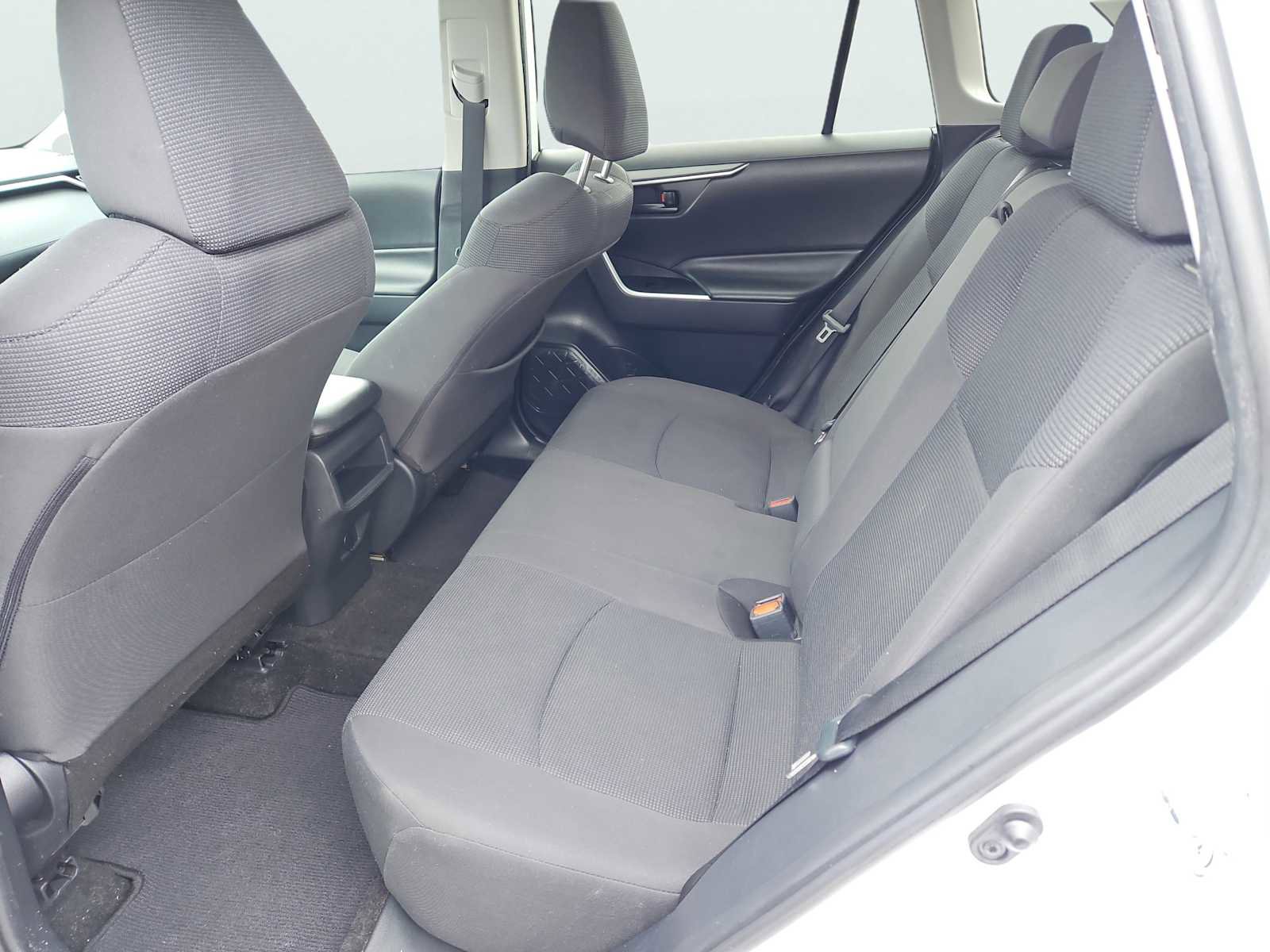 Used 2019 Toyota RAV4 LE w/ Carpet Mat Package AWD/4WD image 26