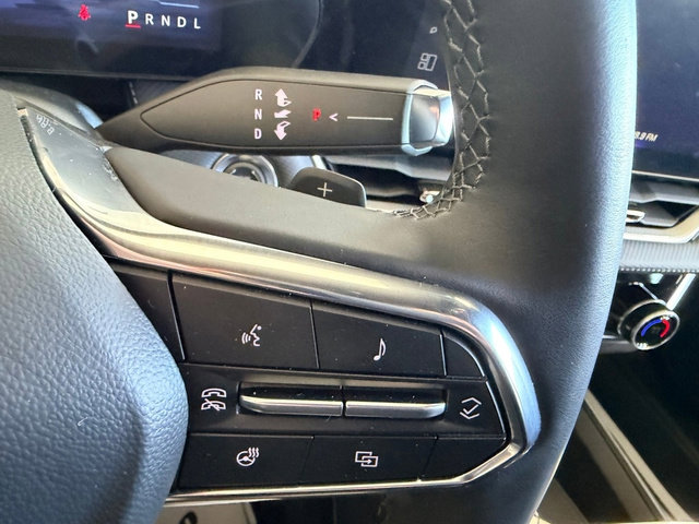 Used 2025 Chevrolet Equinox LT w/ Convenience Package II image 19