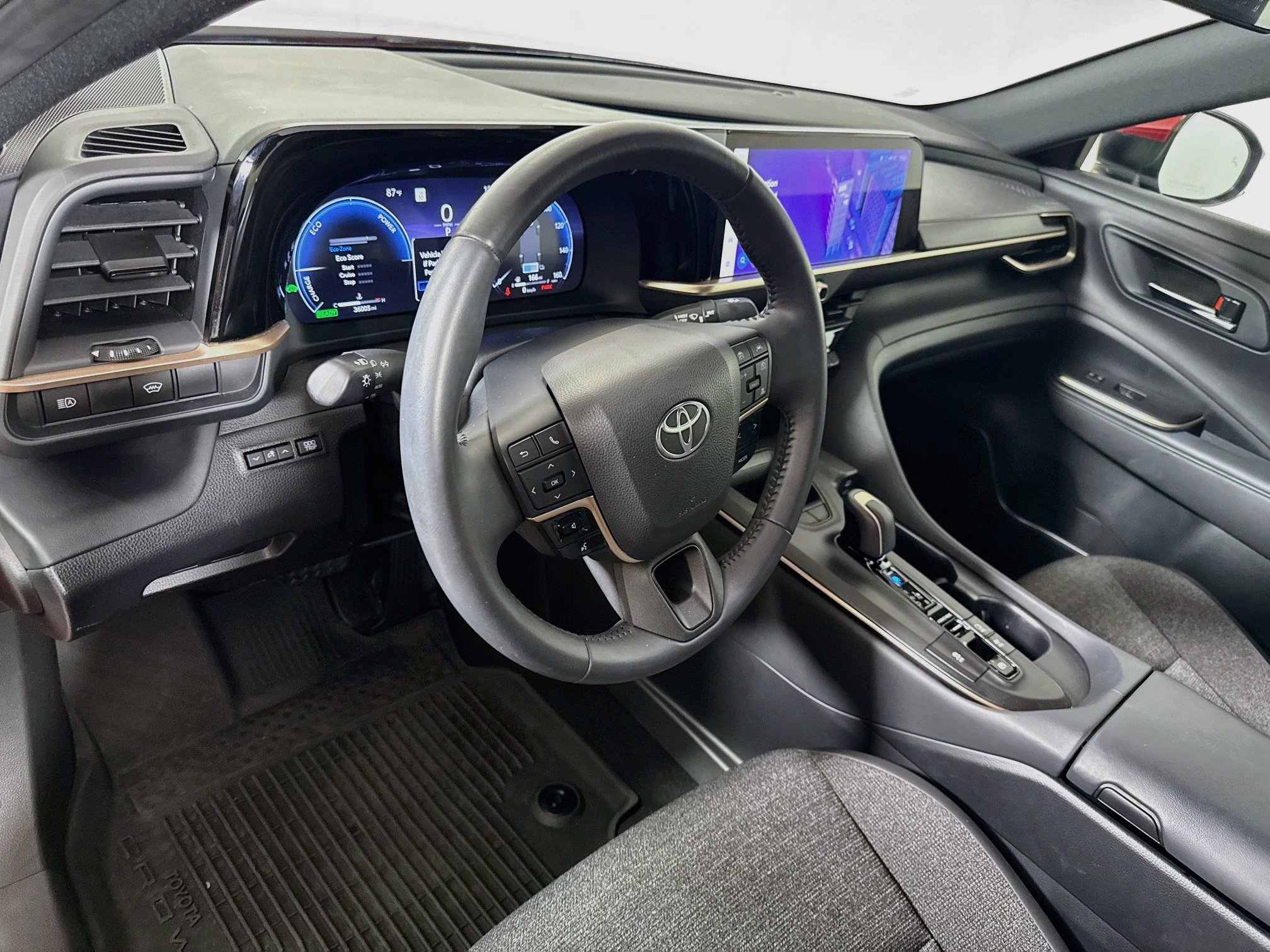 Certified 2023 Toyota Crown AWD/4WD image 9