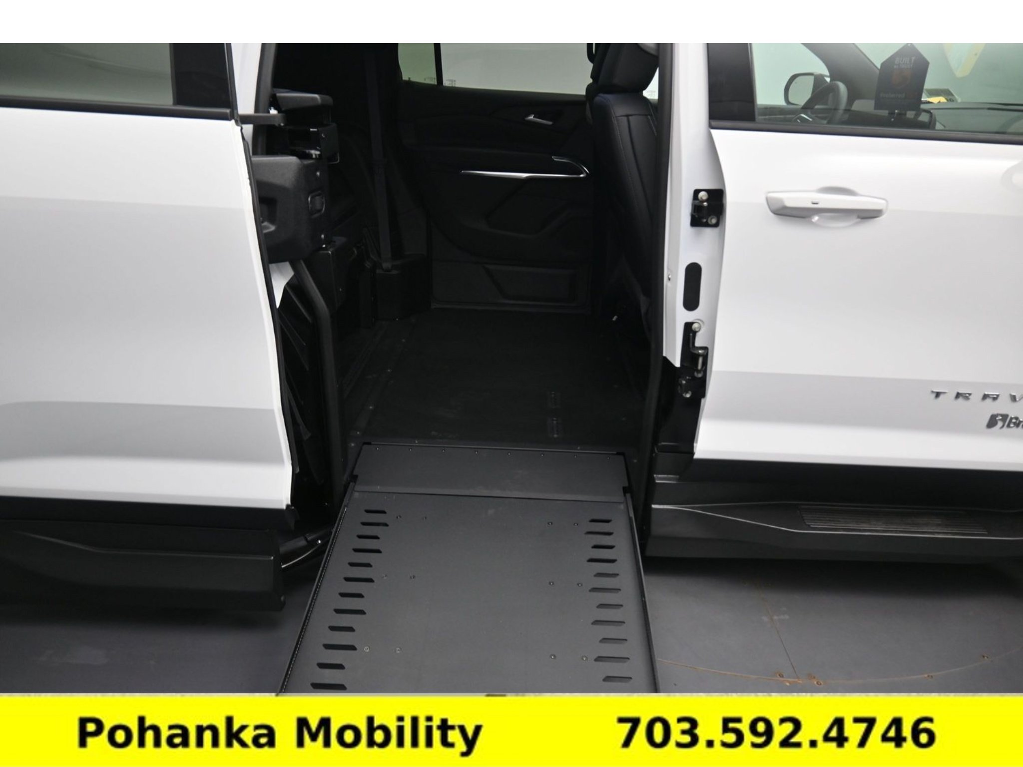 Used 2026 Chevrolet Traverse LT w/ Driver Confidence Package FWD image 11