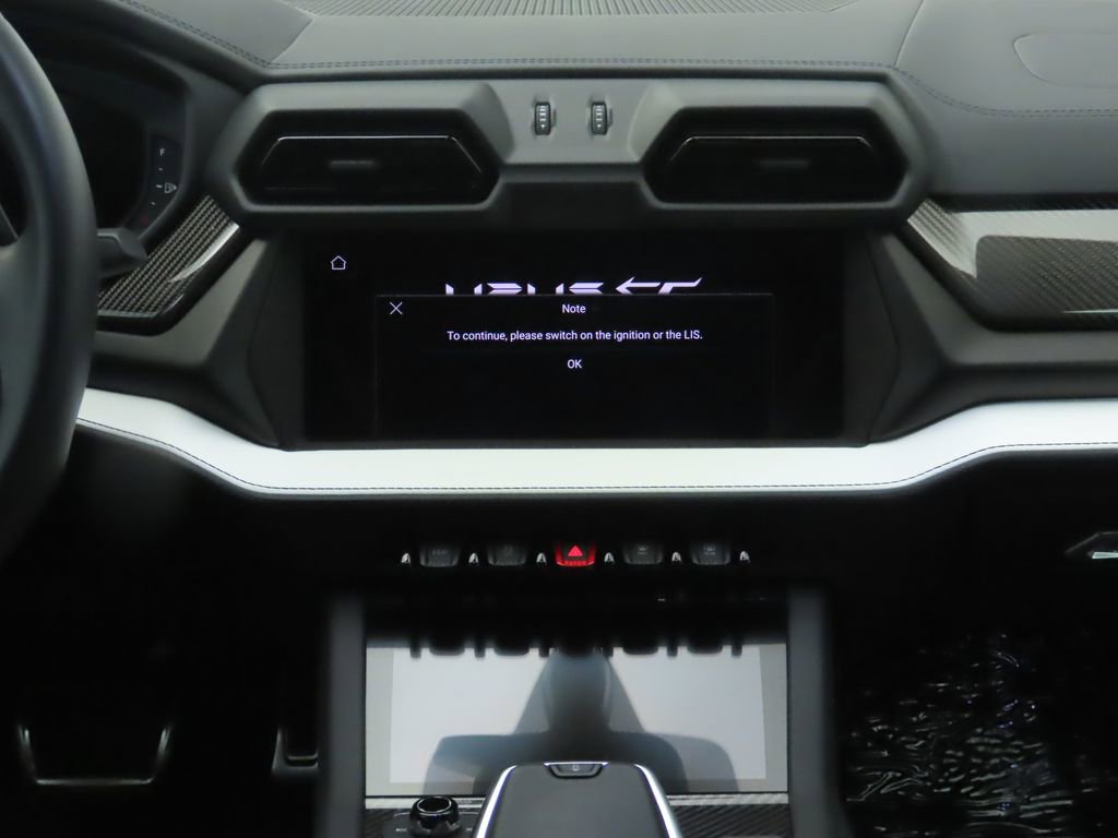 Used 2025 Lamborghini Urus SE image 14