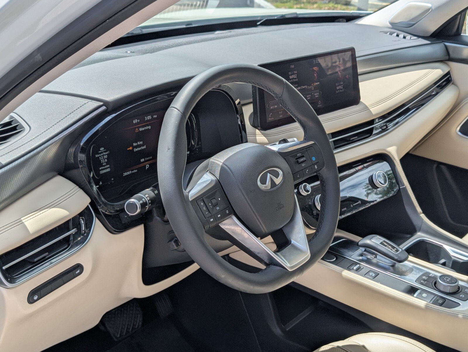 Used 2023 INFINITI QX60 Luxe w/ Performance Audio Package FWD image 12