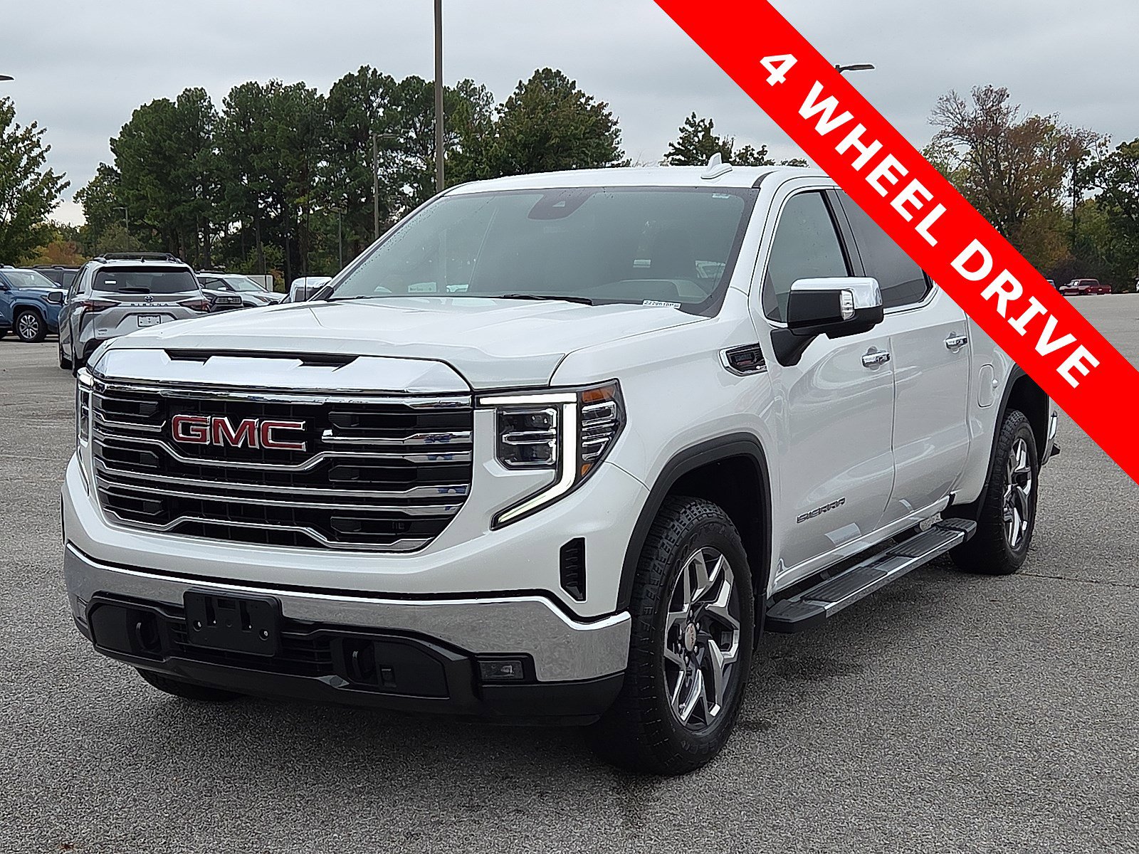 Used 2023 GMC Sierra 1500 SLT image 2