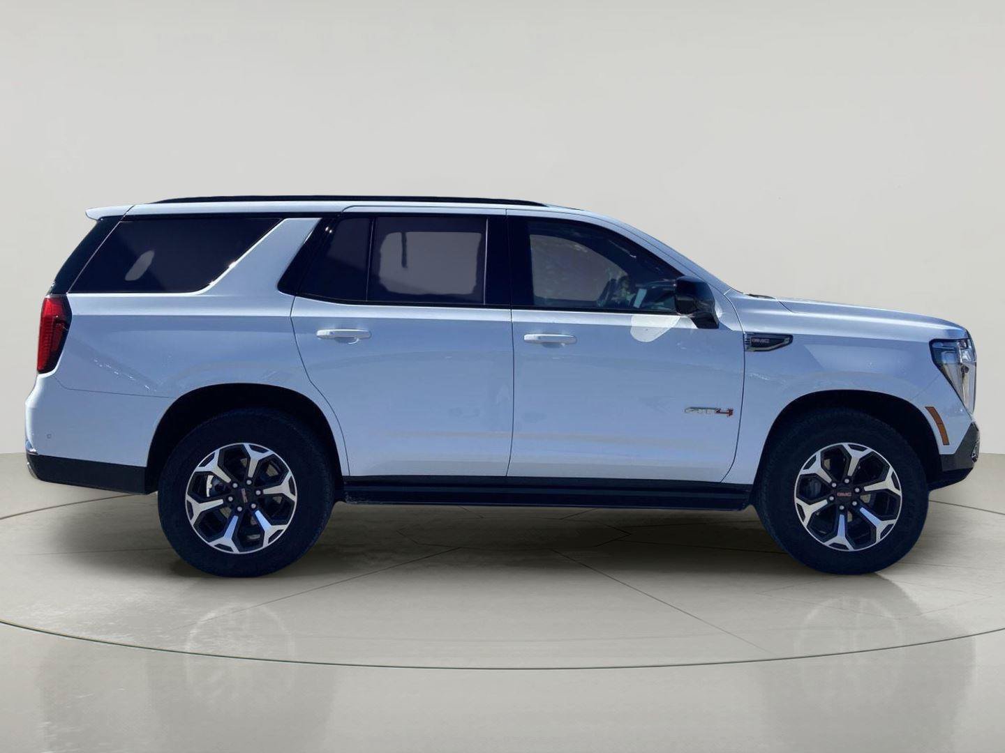 Used 2026 GMC Yukon AT4 w/ AT4 Premium Package AWD/4WD image 2