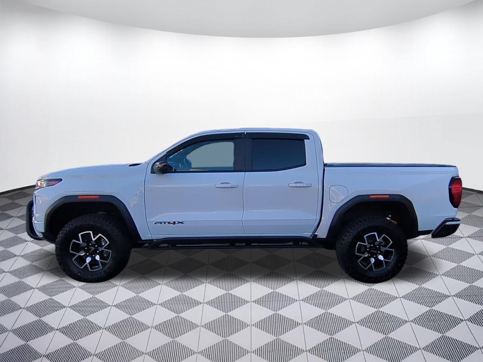 Used 2023 GMC Canyon AT4X AWD/4WD image 2