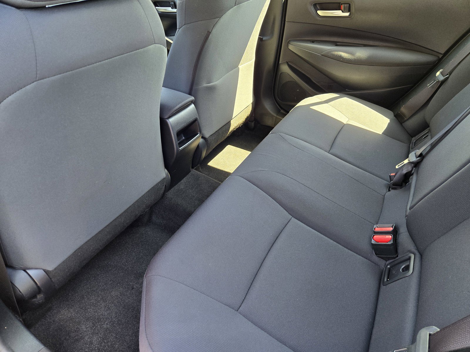 Used 2021 Toyota Corolla LE w/ Carpet Mat Package (TMS) FWD image 11