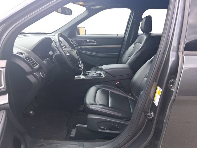 Used 2019 Ford Explorer XLT w/ Equipment Group 202A AWD/4WD image 10