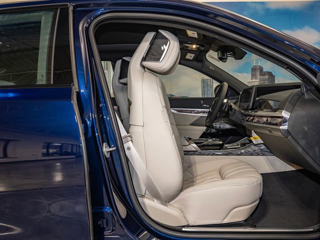 Used 2026 BMW 740i xDrive image 21