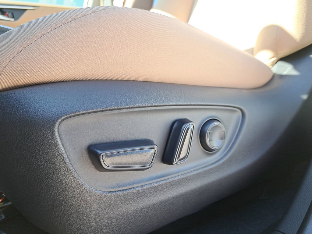 New 2025 Toyota RAV4 XLE image 15