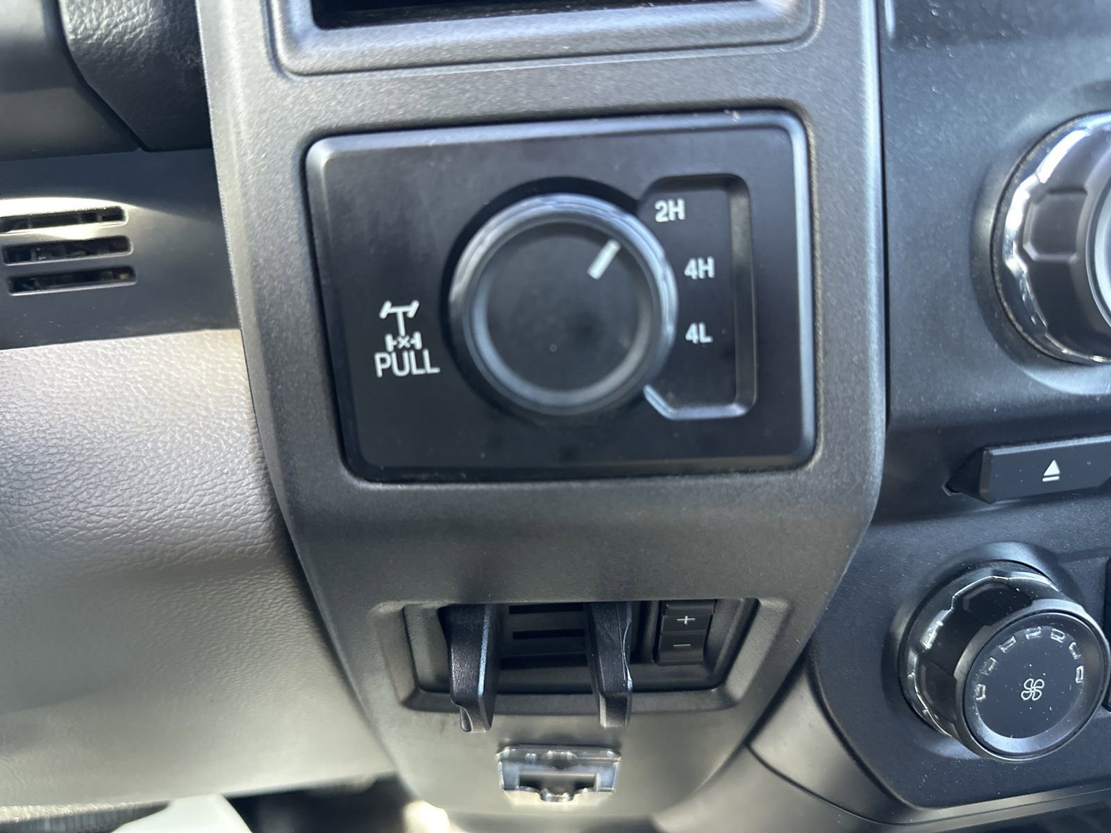 Used 2017 Ford F250 XL w/ Power Equipment Group image 24