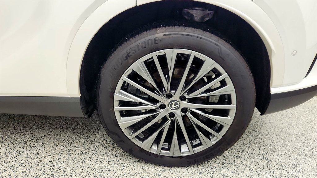 Used 2025 Lexus RX 450h AWD w/ Convenience Package image 9