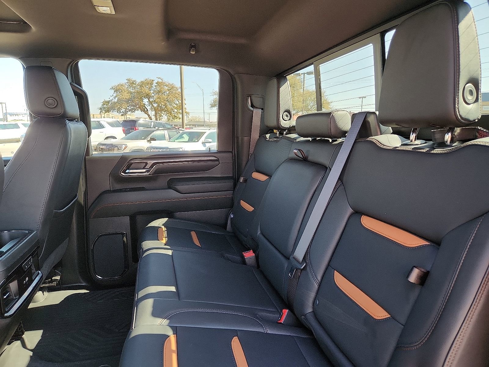 Used 2024 GMC Sierra 2500 AT4 w/ AT4 Premium Plus Package image 11