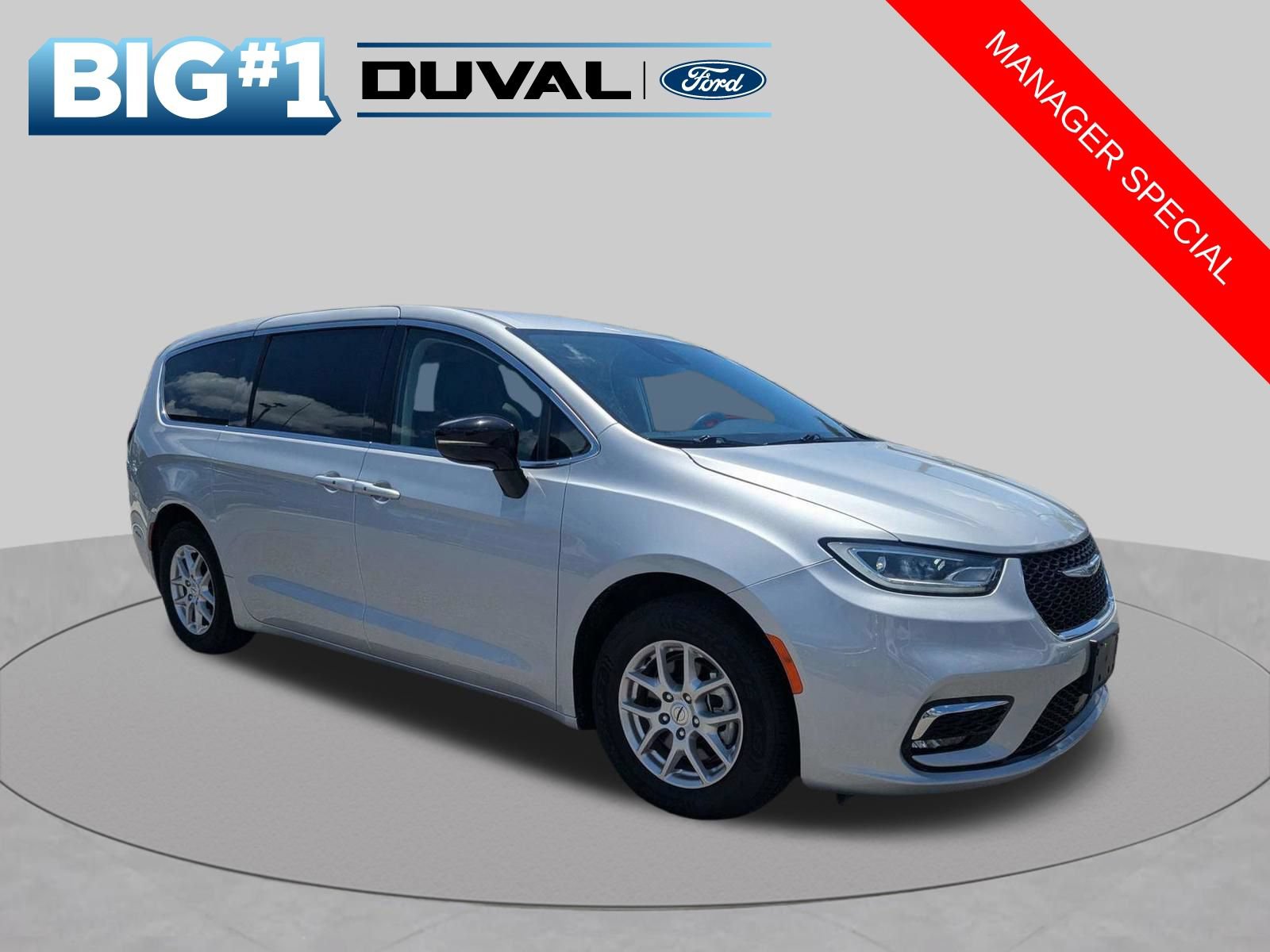 Used 2024 Chrysler Pacifica Touring-L FWD video 2