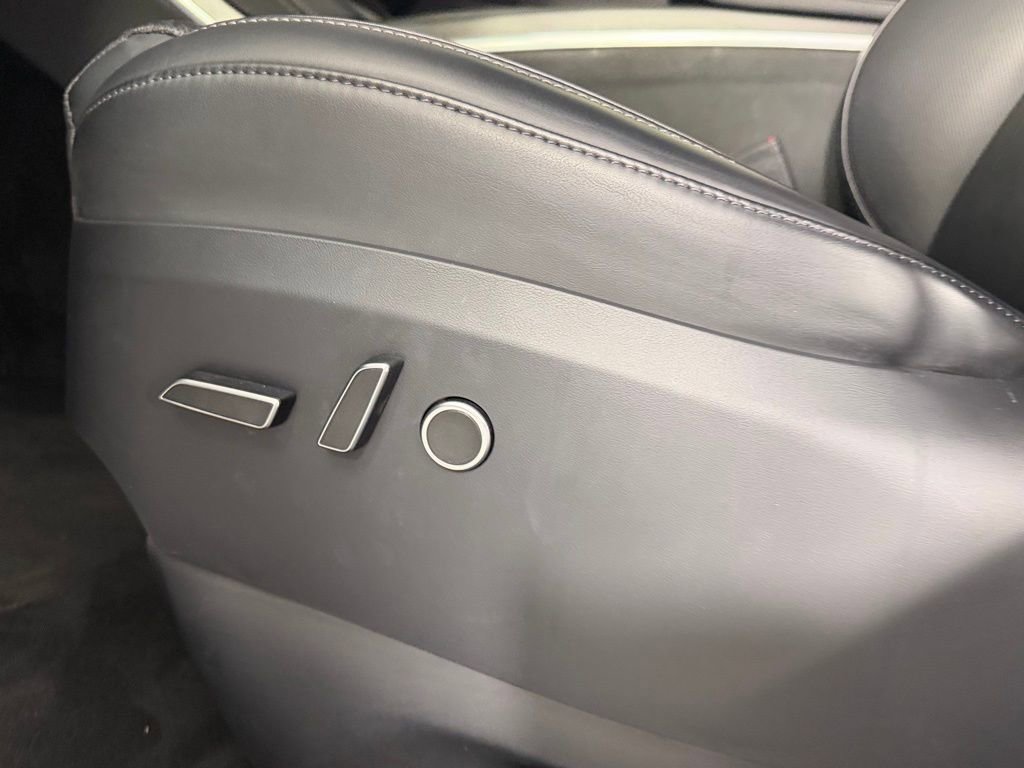 Used 2023 Tesla Model X Plaid image 25
