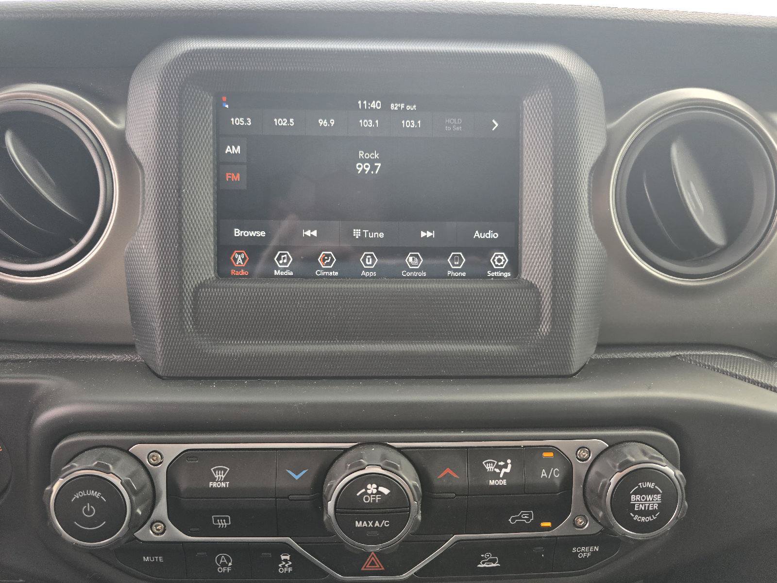 Used 2022 Jeep Gladiator Sport AWD/4WD image 18