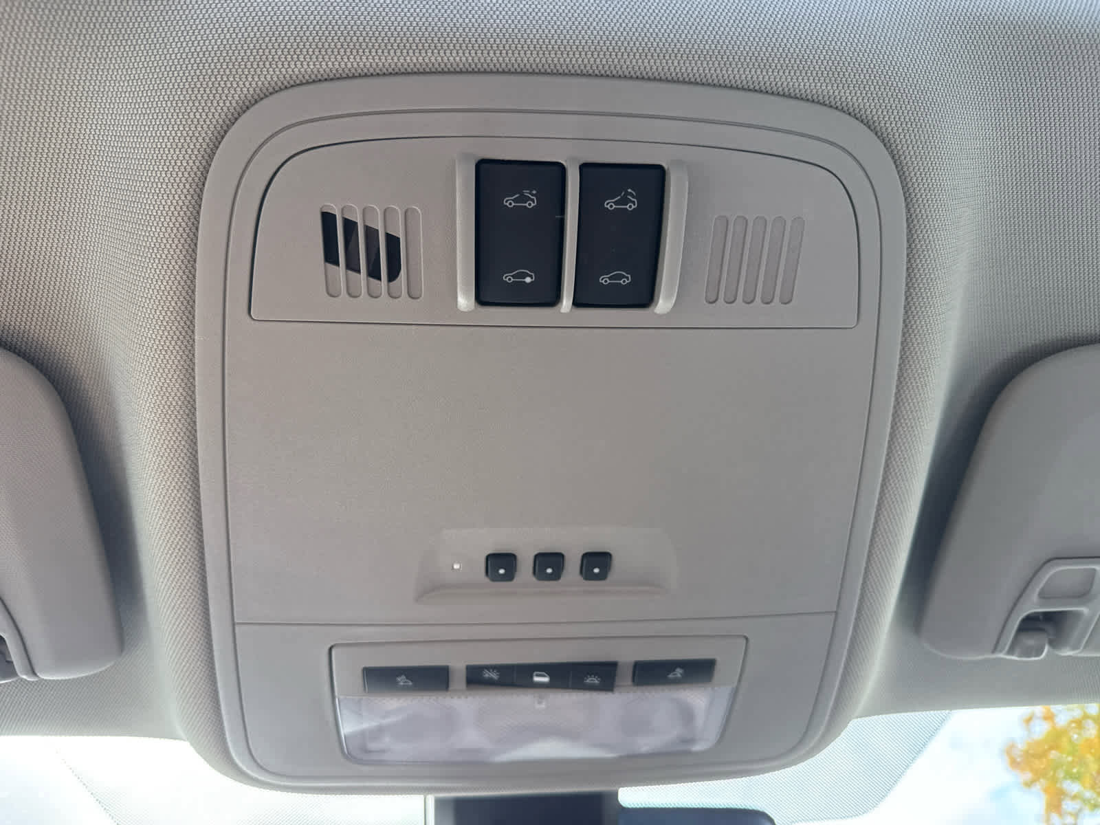 Used 2016 Buick Regal Premium w/ Driver Confidence Package #2 image 24