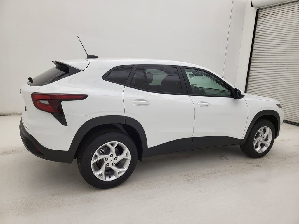 New 2026 Chevrolet Trax LS image 11