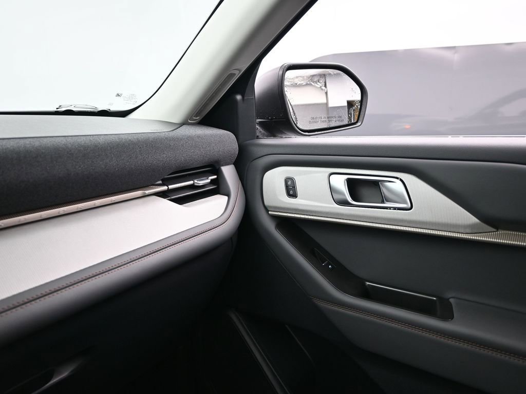 New 2026 Ford Explorer Active w/ Active Comfort Package image 21