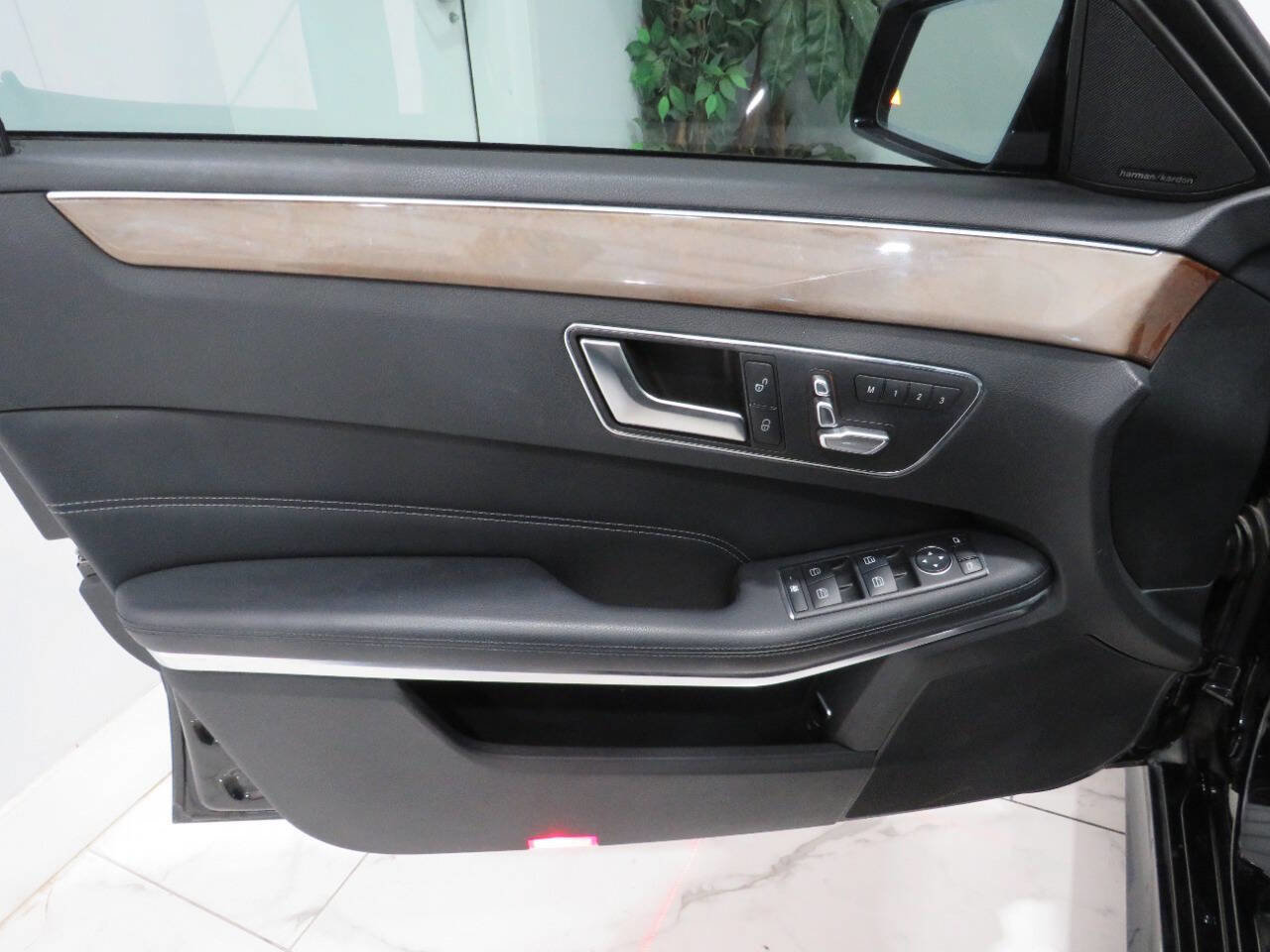 Used 2014 Mercedes-Benz E 350 Sedan image 26