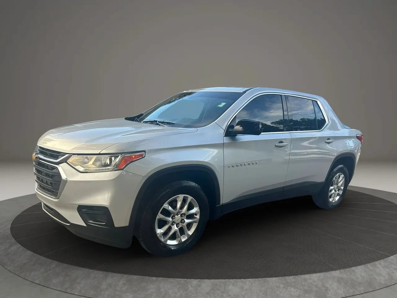 Used 2019 Chevrolet Traverse LS w/ LPO, Floor Liner Package FWD image 2