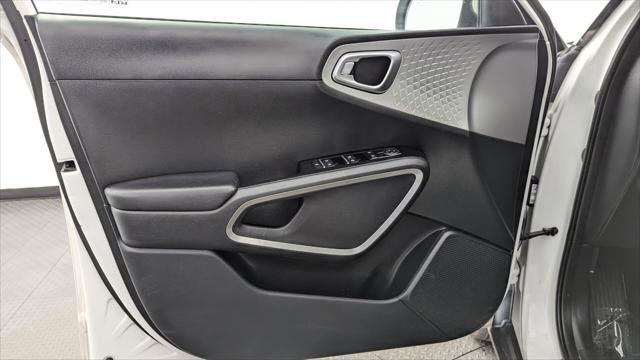 Used 2023 Kia Soul LX w/ Option Group 015 FWD image 14