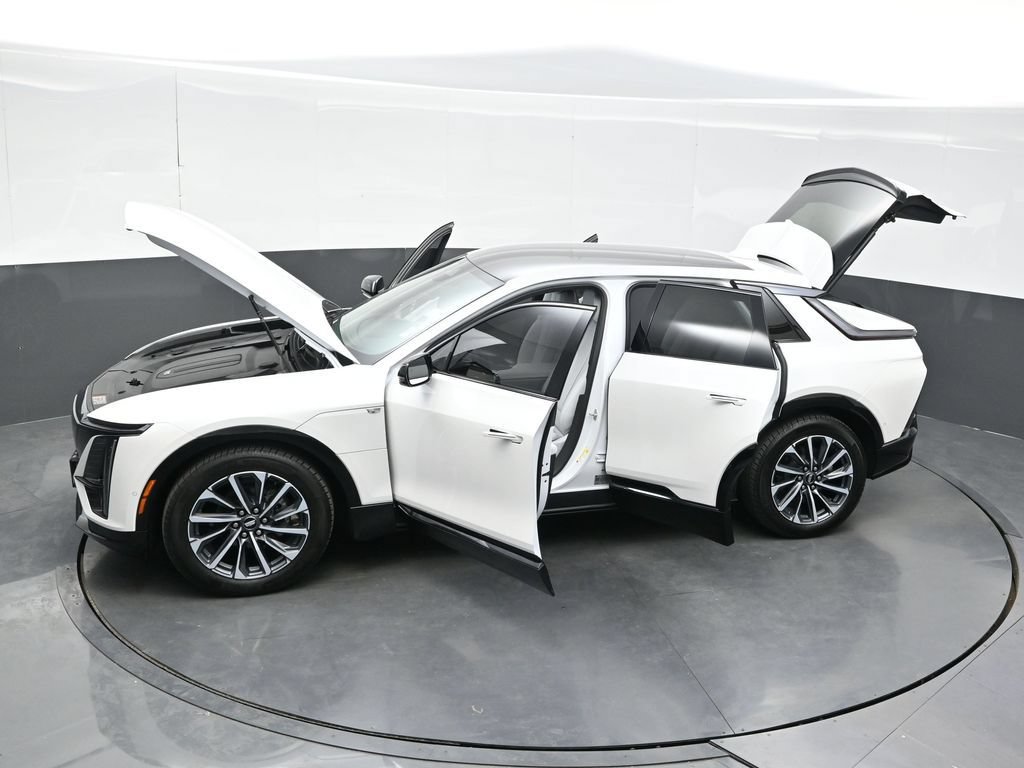 Certified 2024 Cadillac Lyriq Sport AWD/4WD image 39