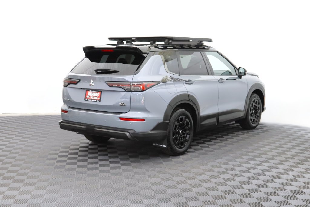 Used 2026 Mitsubishi Outlander AWD image 8