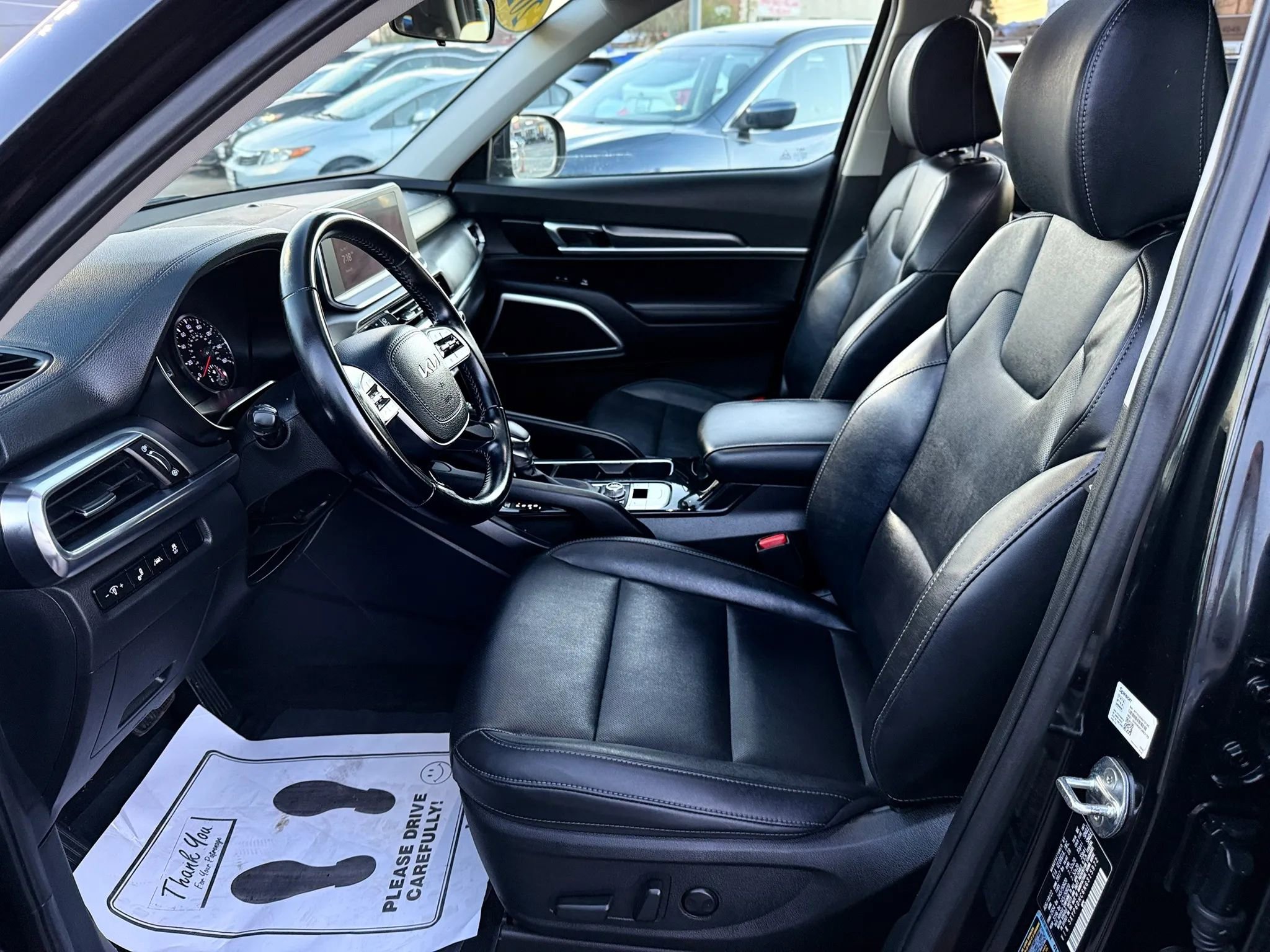 Used 2022 Kia Telluride S image 12