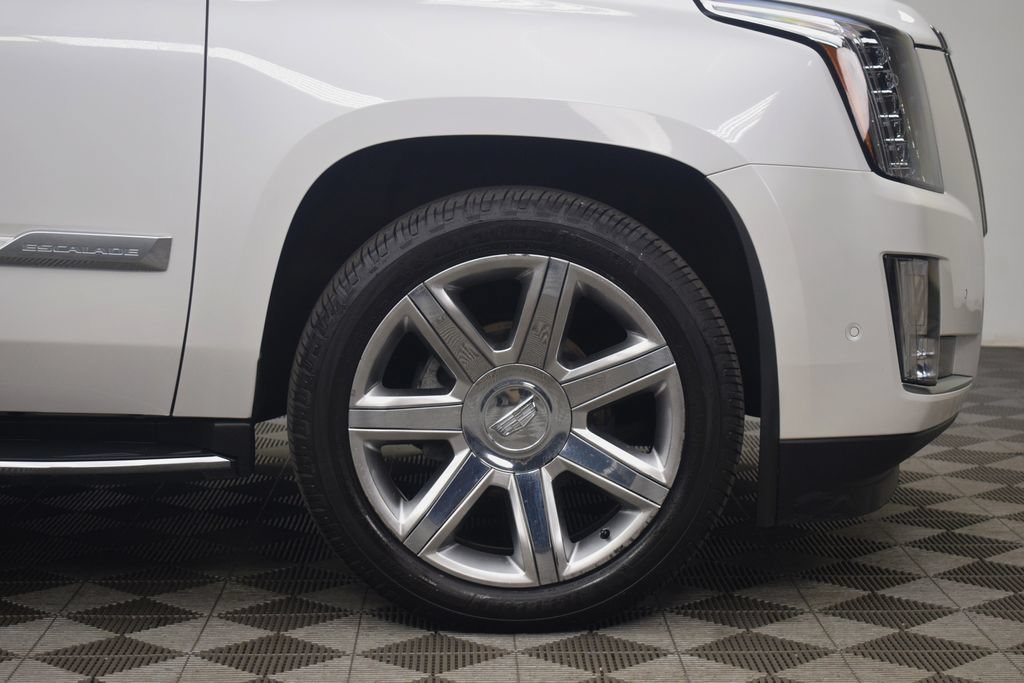 Used 2017 Cadillac Escalade ESV Luxury AWD/4WD image 31