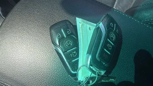 Used 2016 Ford Explorer XLT w/ Equipment Group 202A AWD/4WD image 15