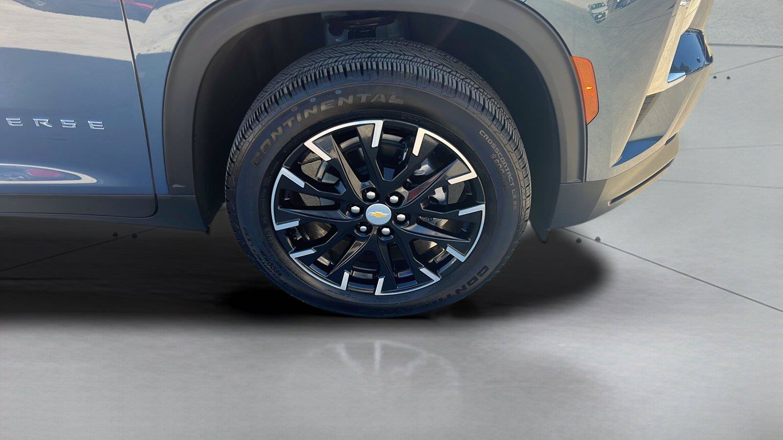 Used 2026 Chevrolet Traverse LT w/ Sun and Wheel Package FWD image 21