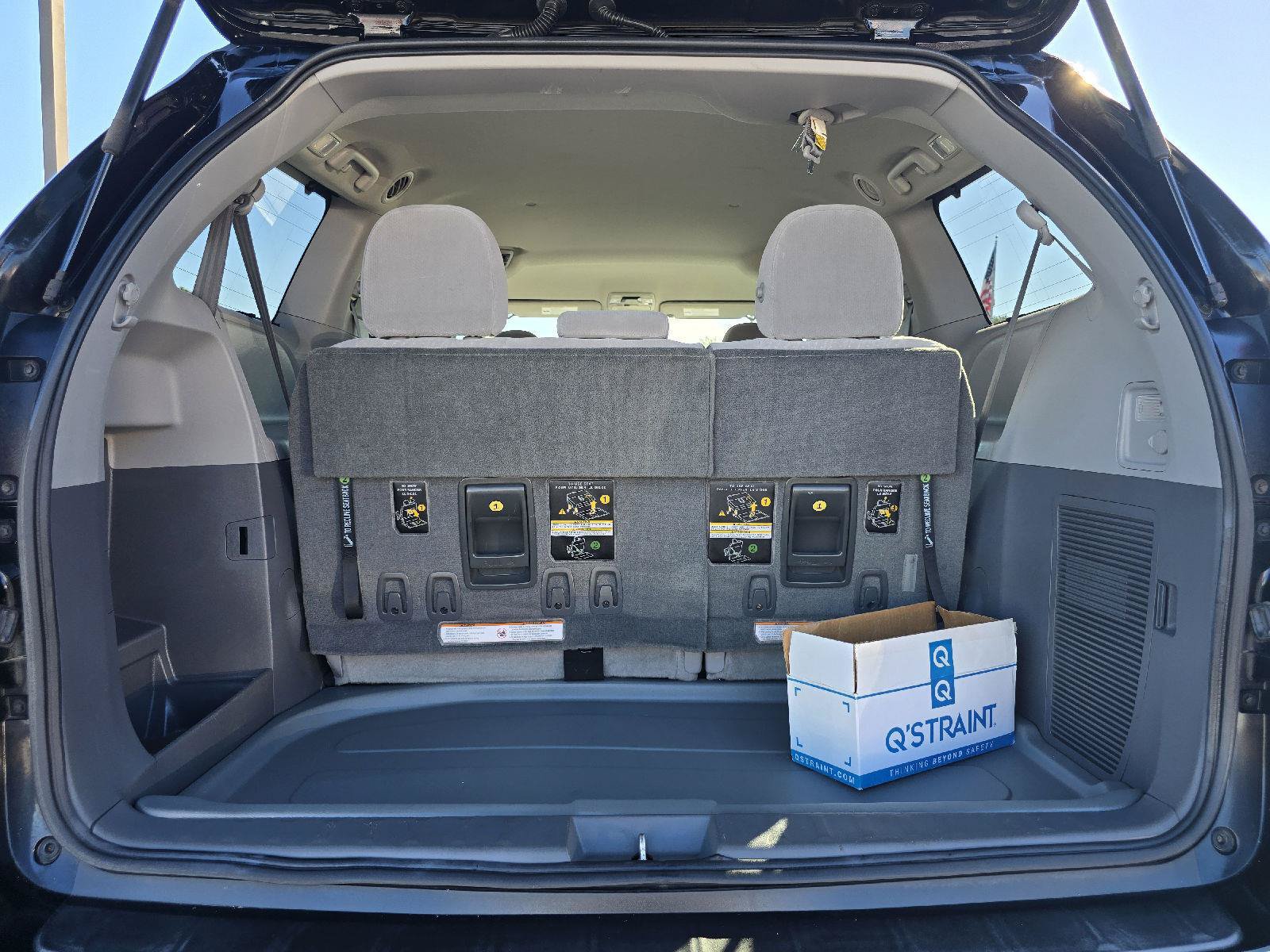 Used 2018 Toyota Sienna LE FWD image 20