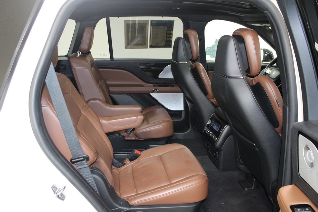 Used 2022 Lincoln Aviator Grand Touring w/ Equipment Group 301A image 33