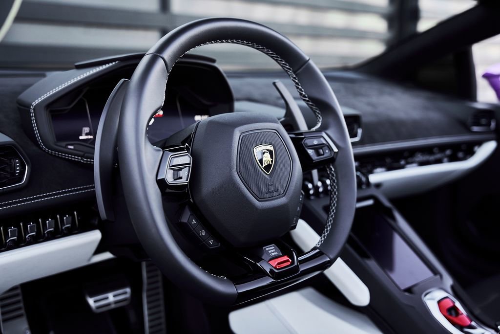 Used 2024 Lamborghini Huracan EVO image 39