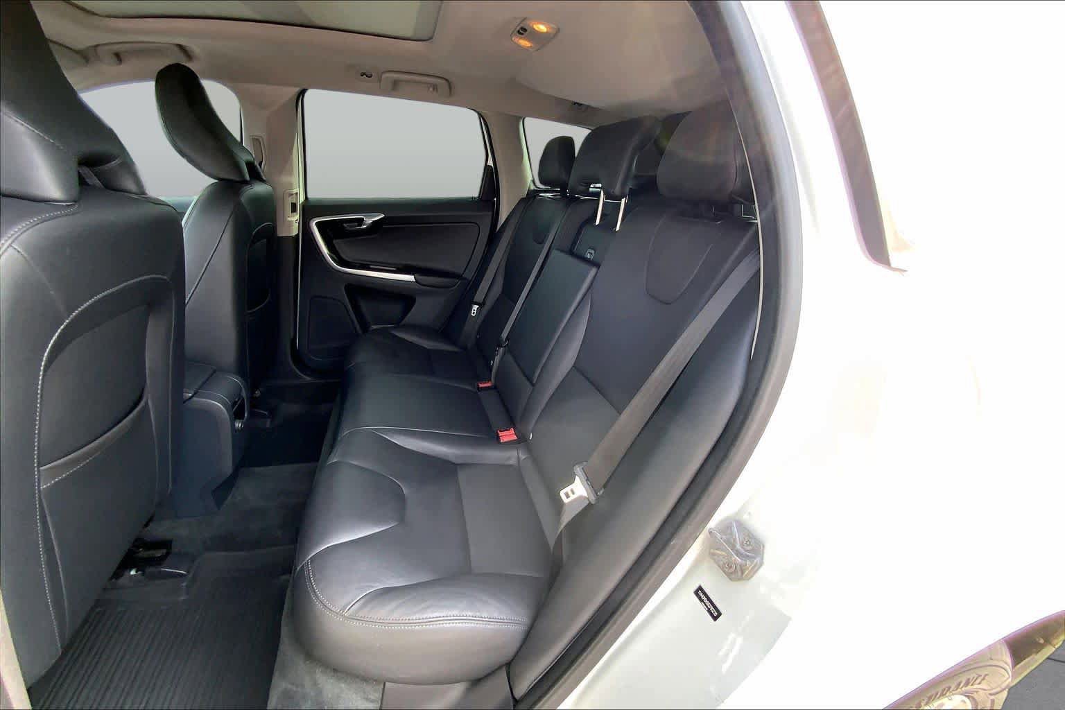 Used 2016 Volvo XC60 T5 Premier FWD image 21