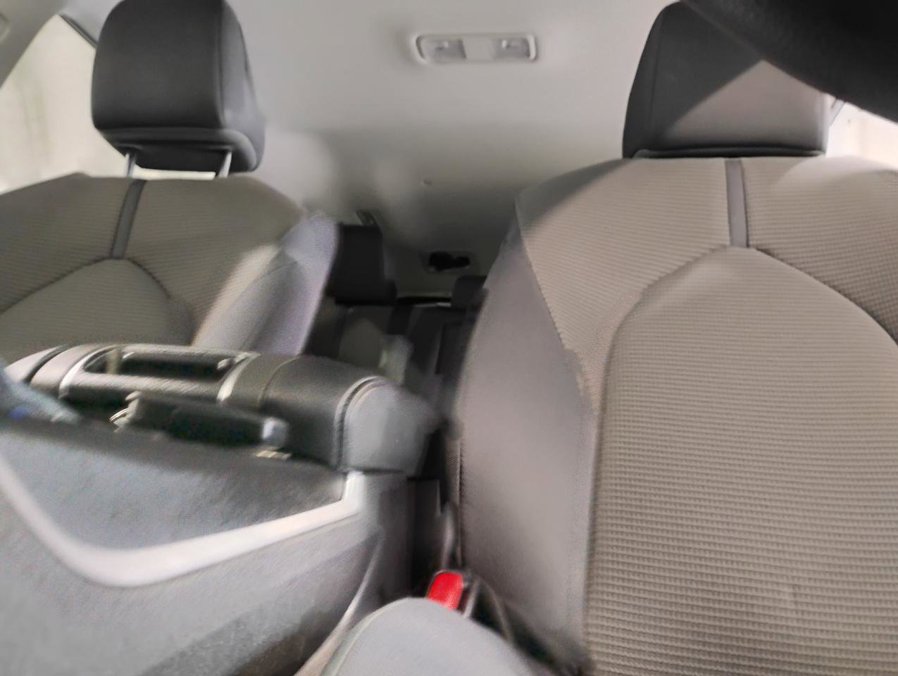 Used 2021 Toyota Highlander L image 42