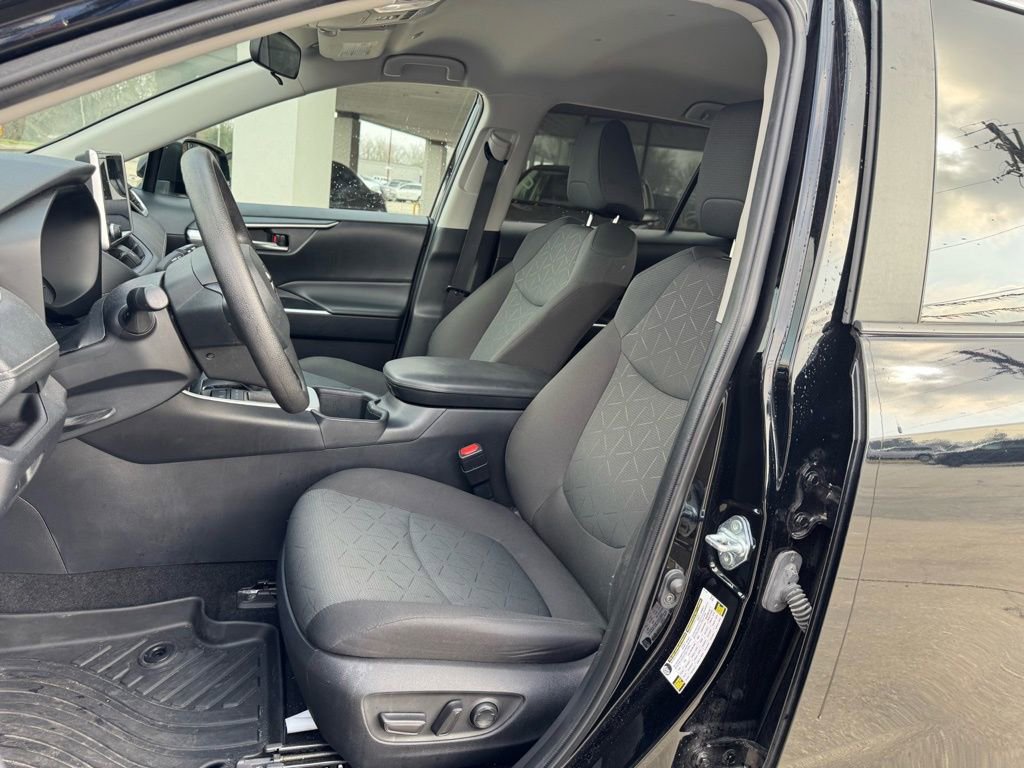 Used 2024 Toyota RAV4 XLE image 12
