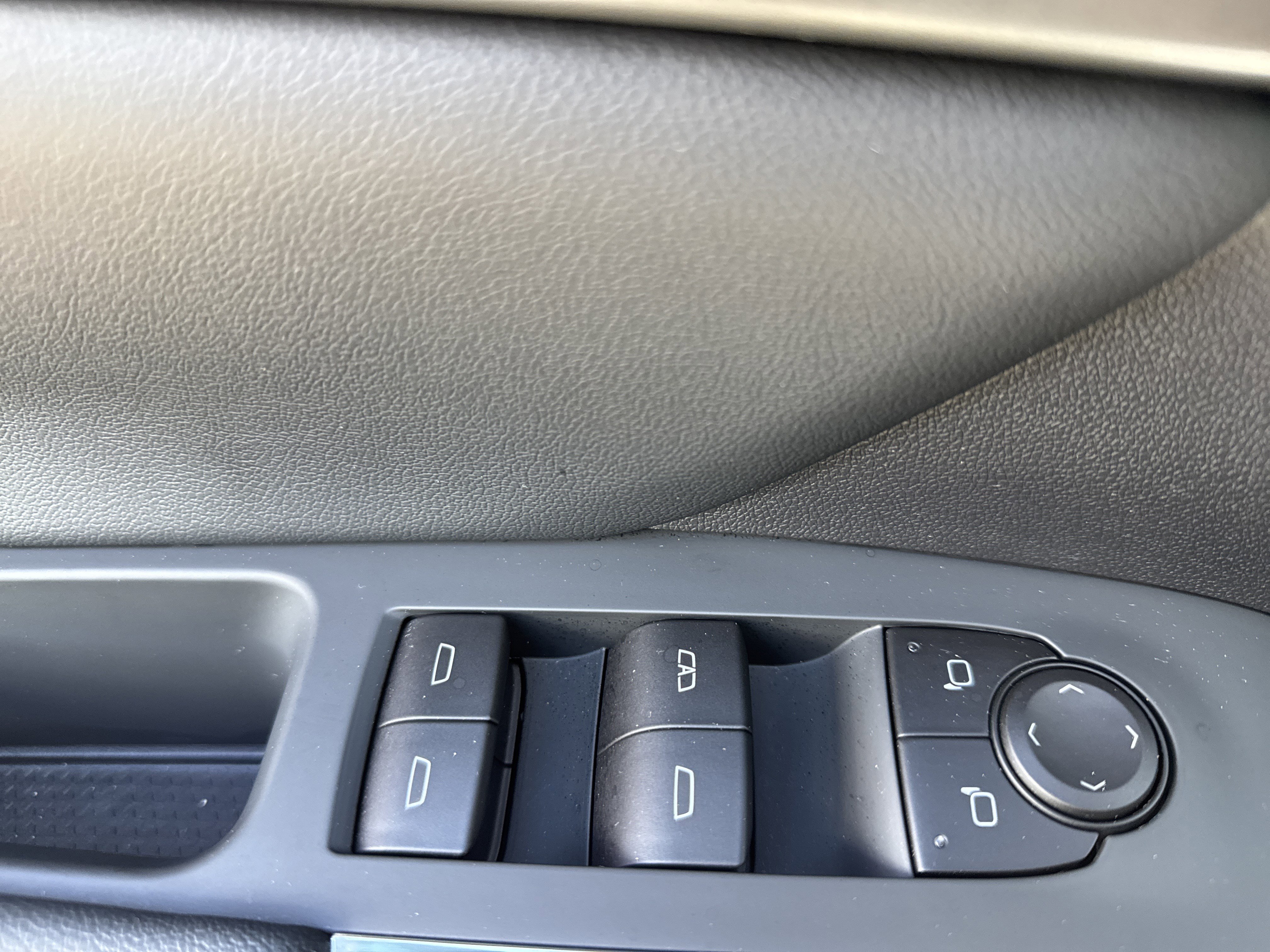 Used 2026 Chevrolet Traverse LT w/ Driver Confidence Package image 15